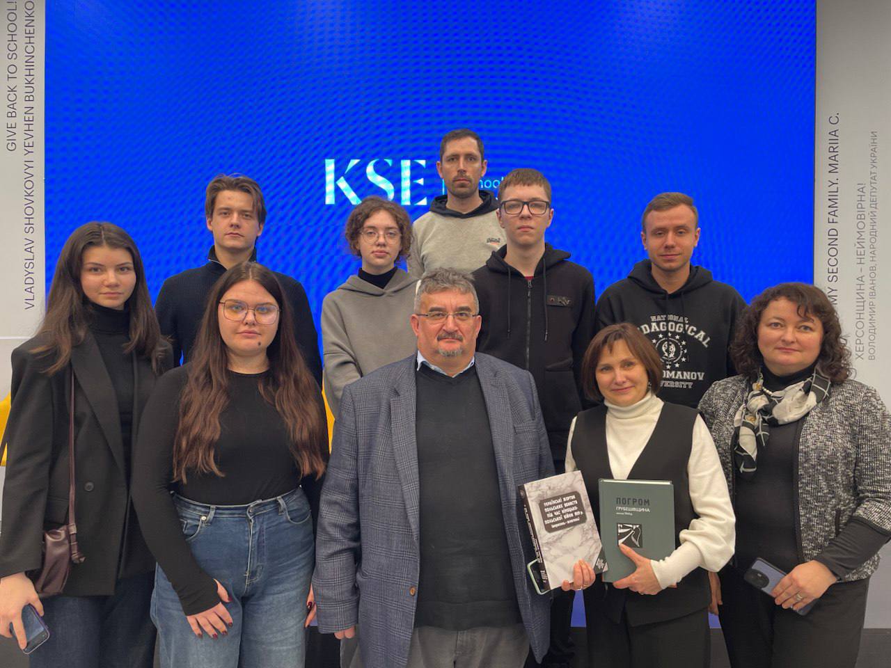 d726243f 415b 4fd0 9a85 cd5cebed24c7